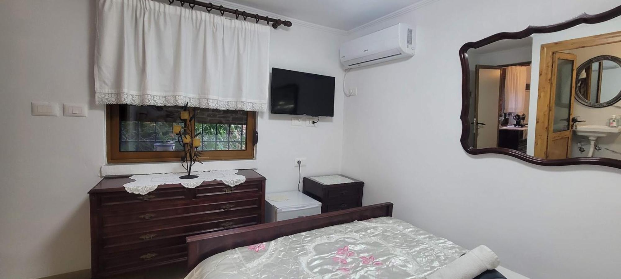 Guest House Emily Gjirokaster Luaran gambar