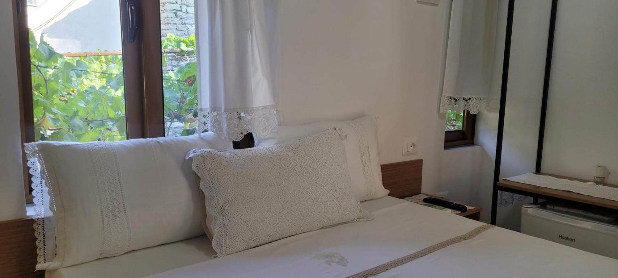 Guest House Emily Gjirokaster Luaran gambar